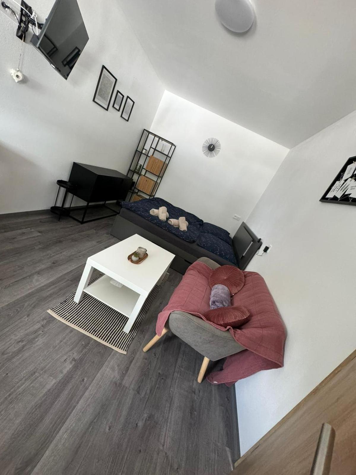 Hobiti Apartman - Sam Rathschlag Extérieur photo