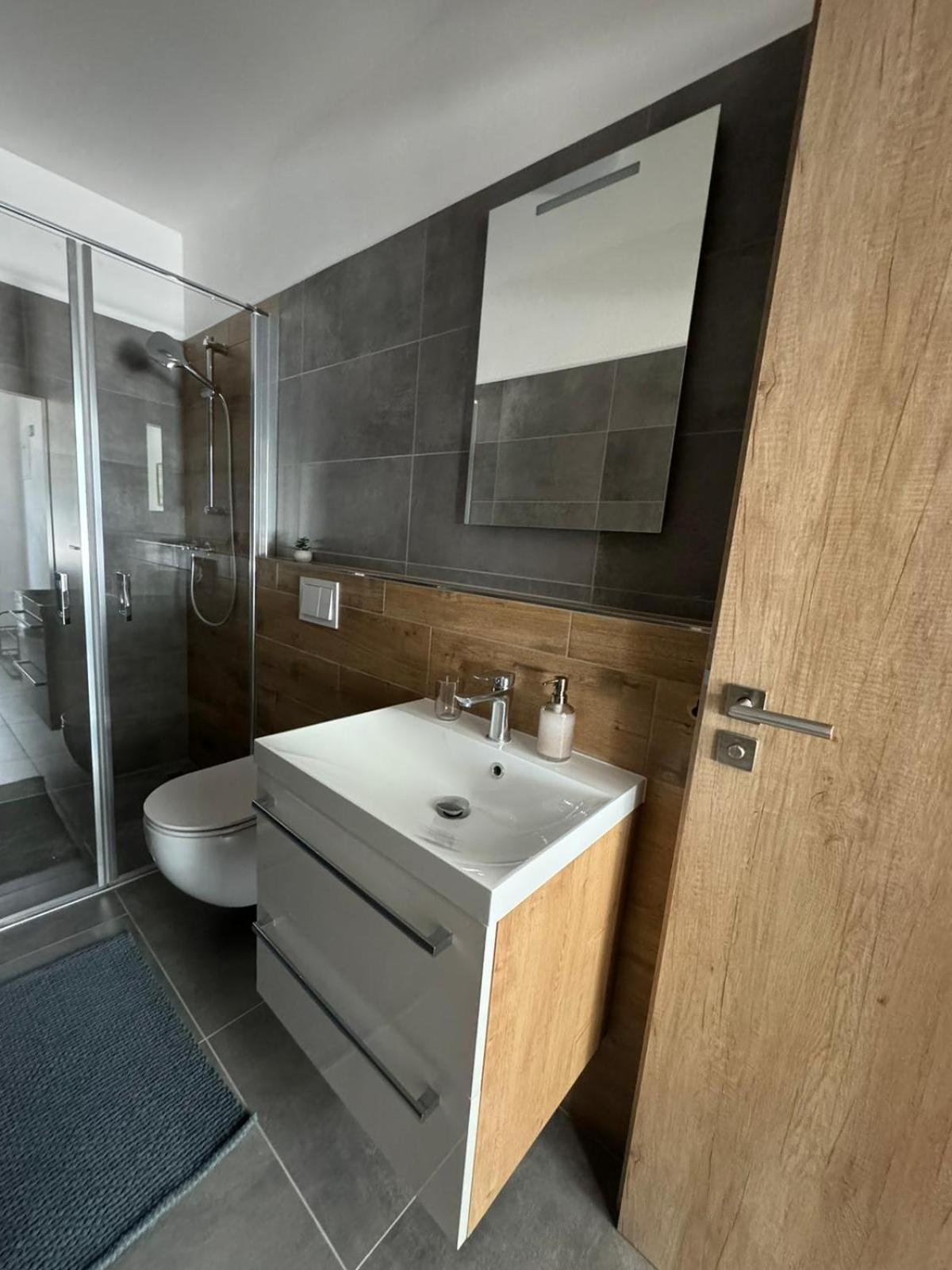 Hobiti Apartman - Sam Rathschlag Extérieur photo